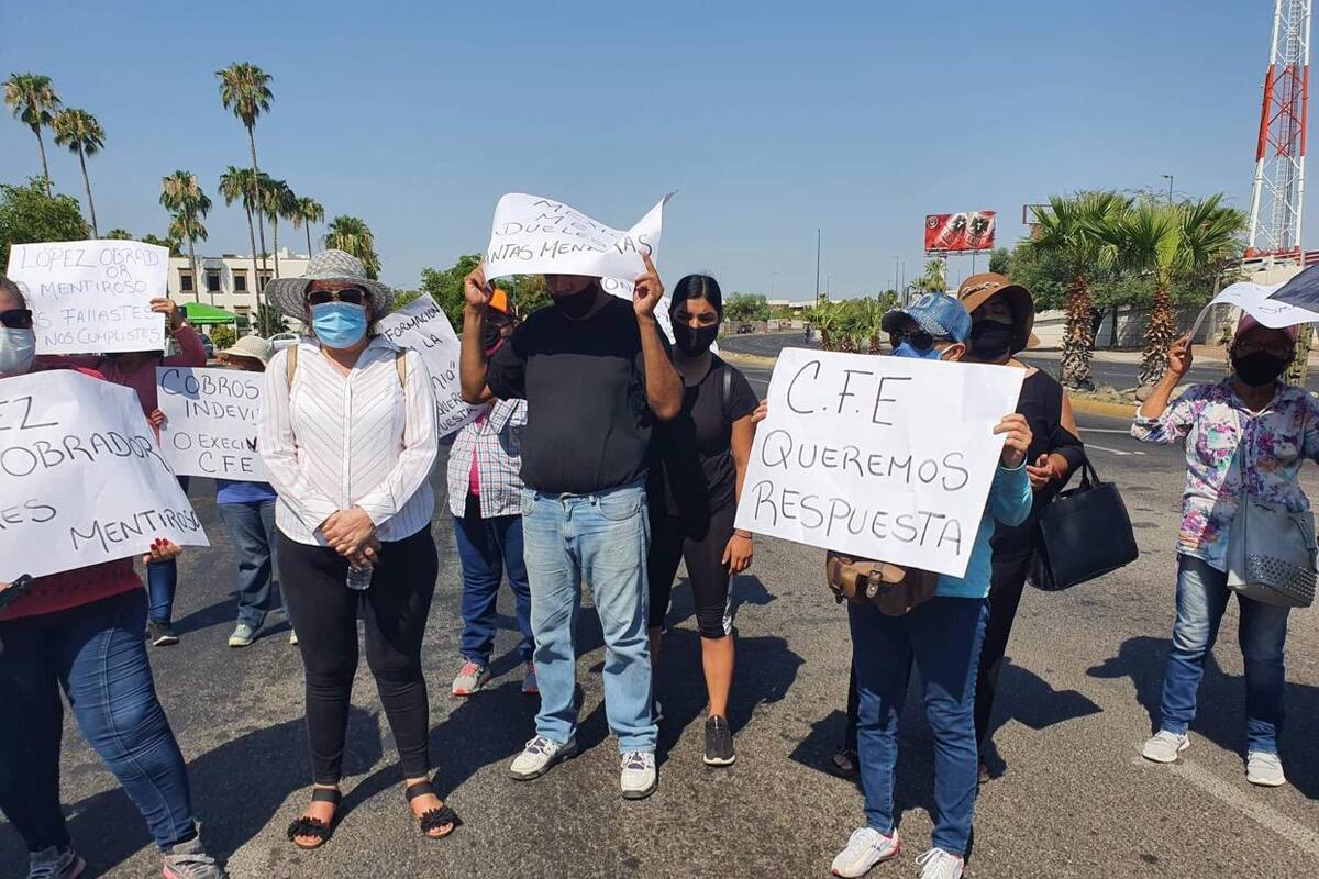 Se manifiestan contra cobros excesivos en recibos de CFE