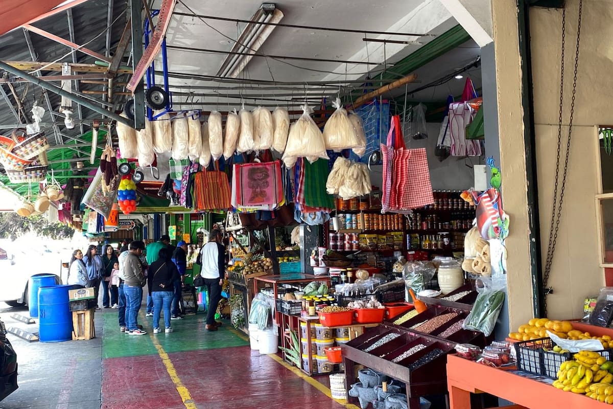 Negocios del Mercado Hidalgo pronostican repunte de ventas en próximos meses