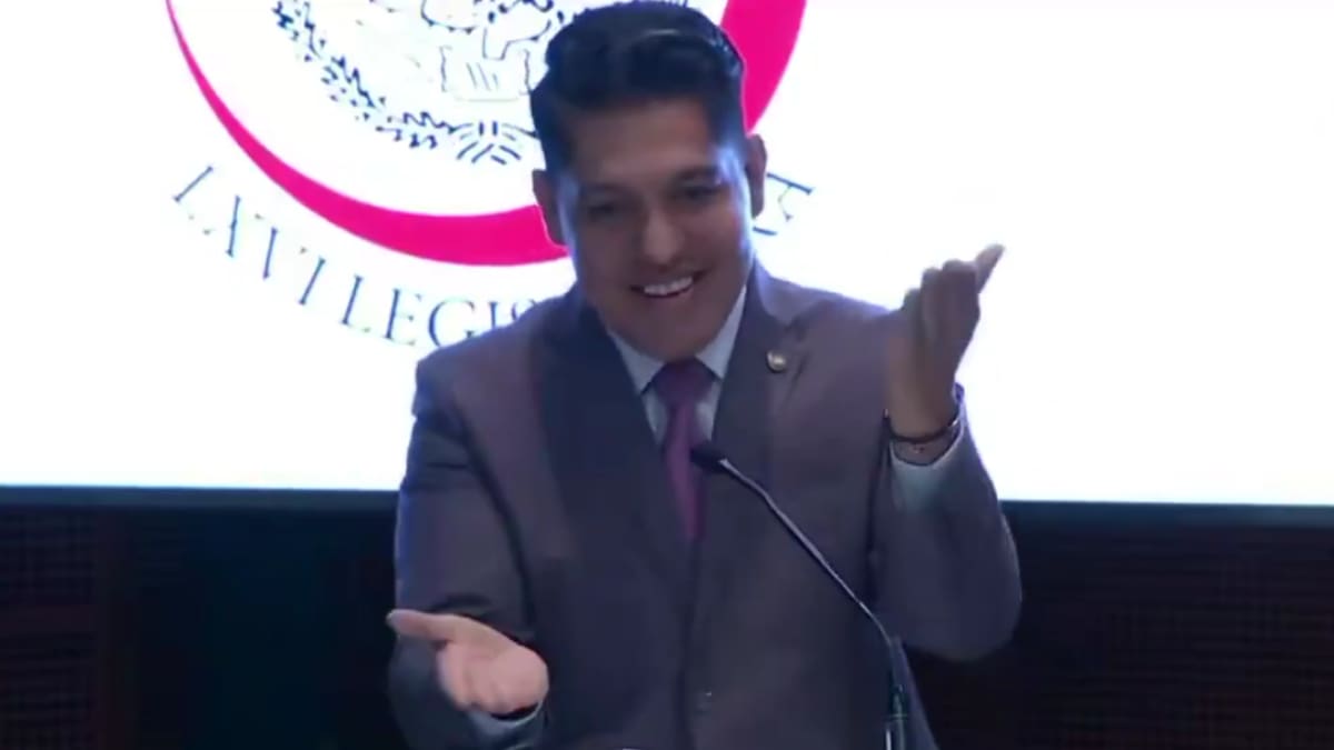 ¿Qué significa el gesto “six-seven”? El misterioso meme viral que desconcierta a adultos y domina TikTok
