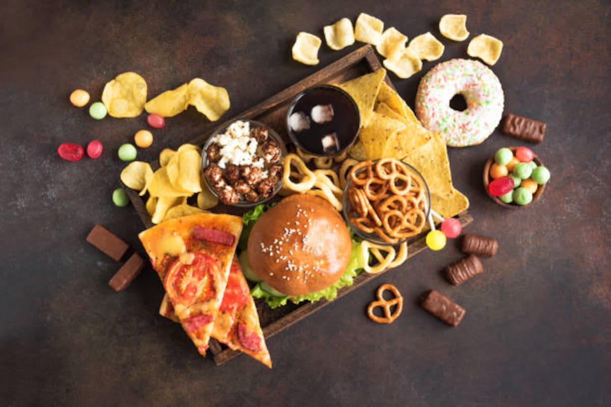 ¿Qué alimentos impactan en tu salud mental de forma negativa? Según expertos