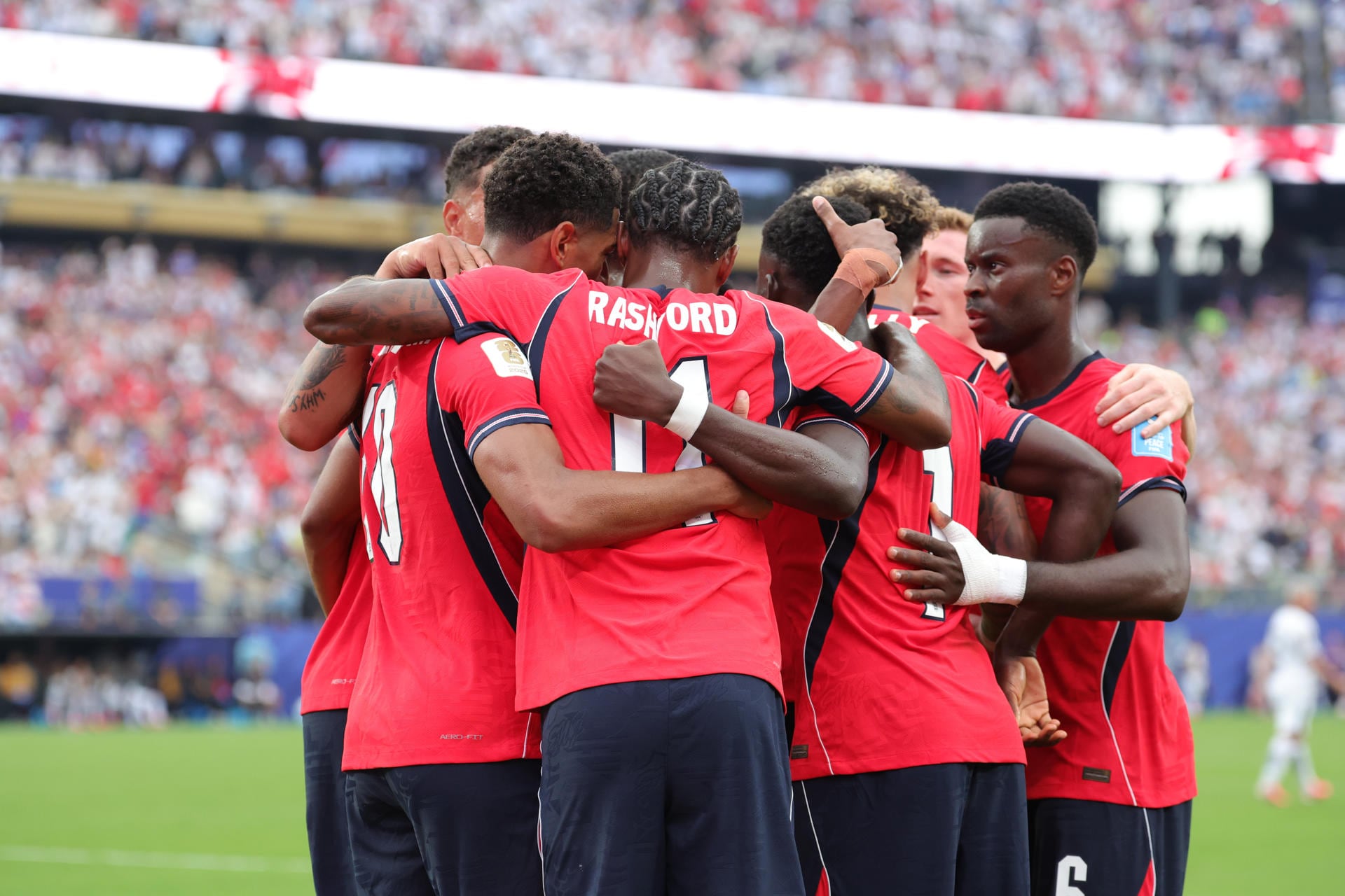 AMDEP7517. NUEVA JERSEY (ESTADOS UNIDOS), 27/06/2026.- Jugadores de Inglaterra celebran un gol este sábado, en un partido del grupo L del Mundial de la FIFA 2026 entre Panamá e Inglaterra en el estadio MetLife de Nueva Jersey (Estados Unidos). | Crédito: EFE/ Sebastiao Moreira