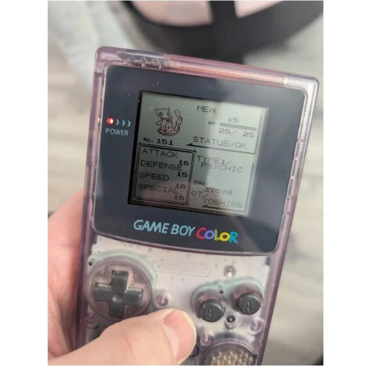 Jugador encuentra su viejo game boy color │ Reddit (Mapple-Sizzurp)