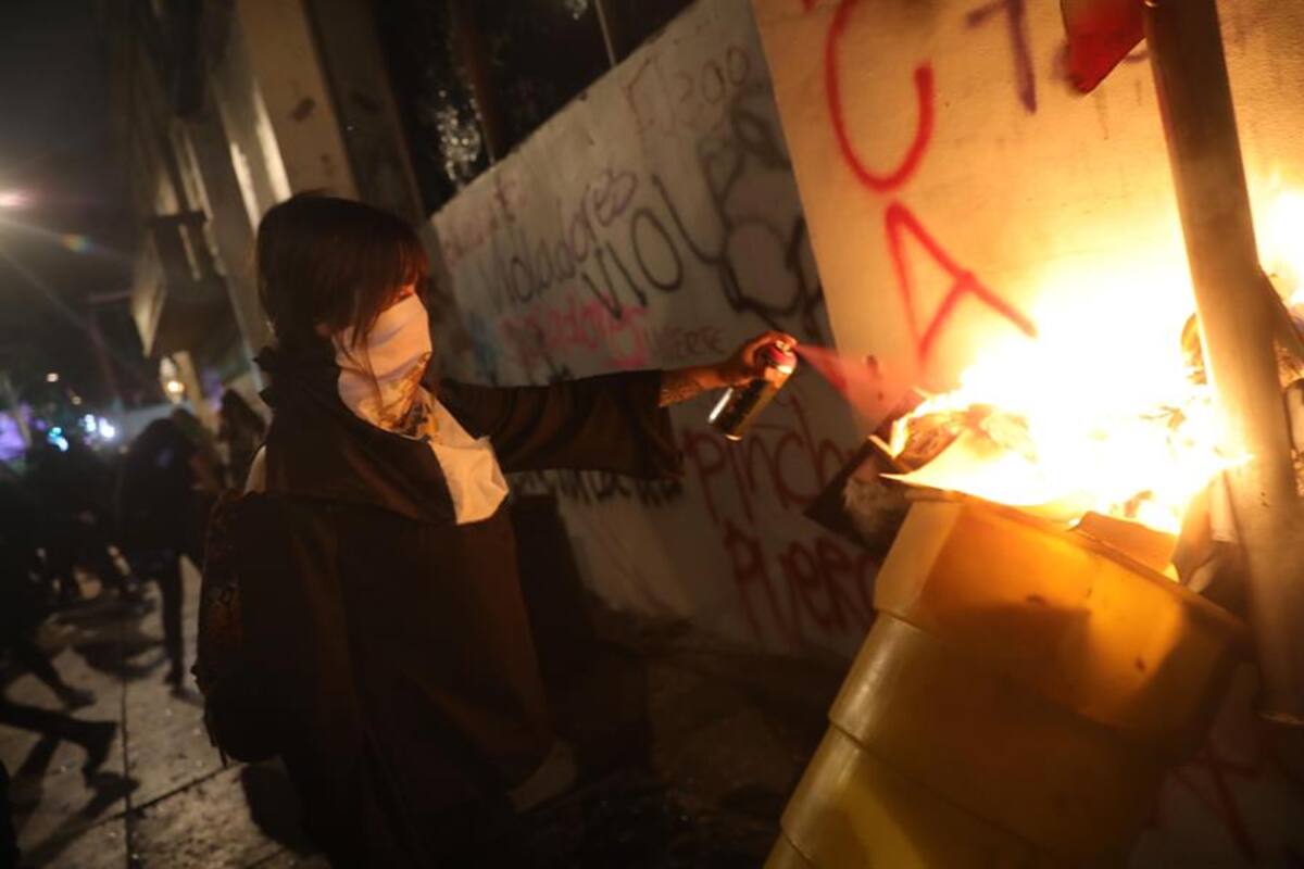 "Los Claudios", el grupo de choque que se infiltró en la marcha de mujeres en CDMX