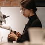 Las 11 carreras técnicas y laborales mejor pagadas para jóvenes sin título universitario que exigen habilidades digitales para acceder a mejores empleos