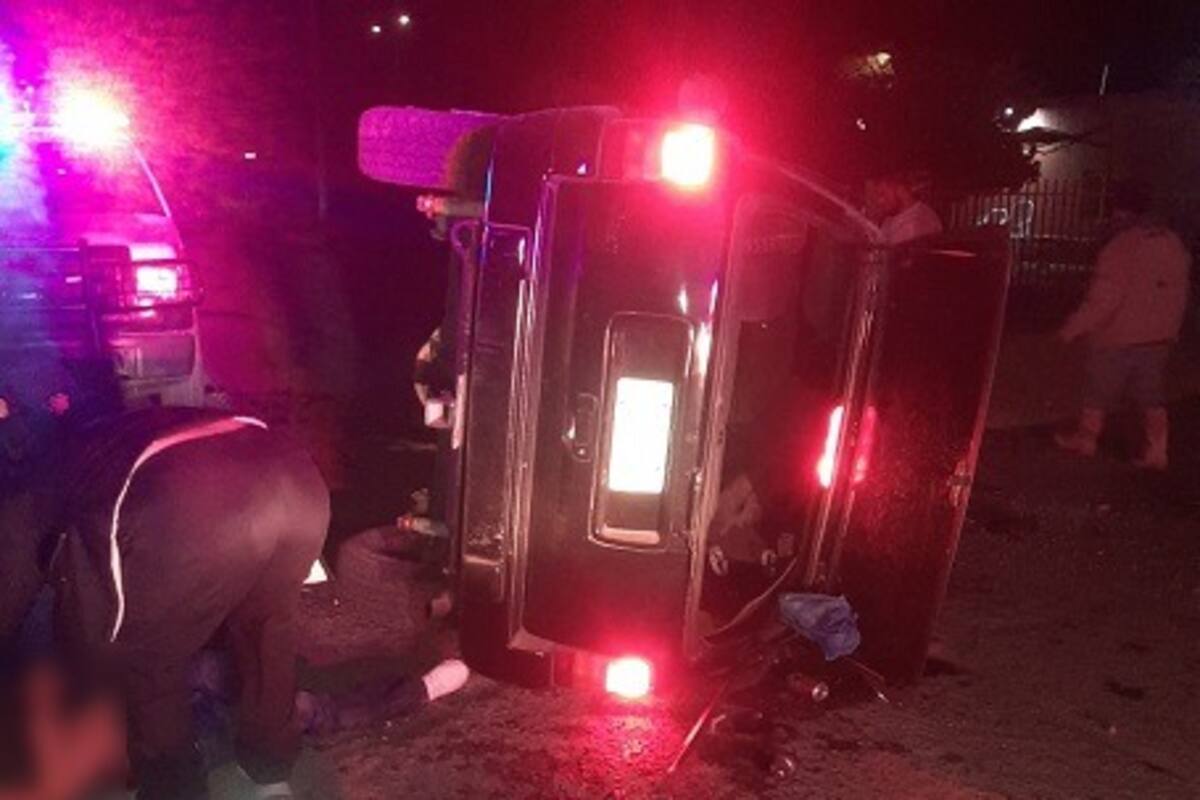 Volcadura deja saldo de dos heridos en Colonias Nuevas