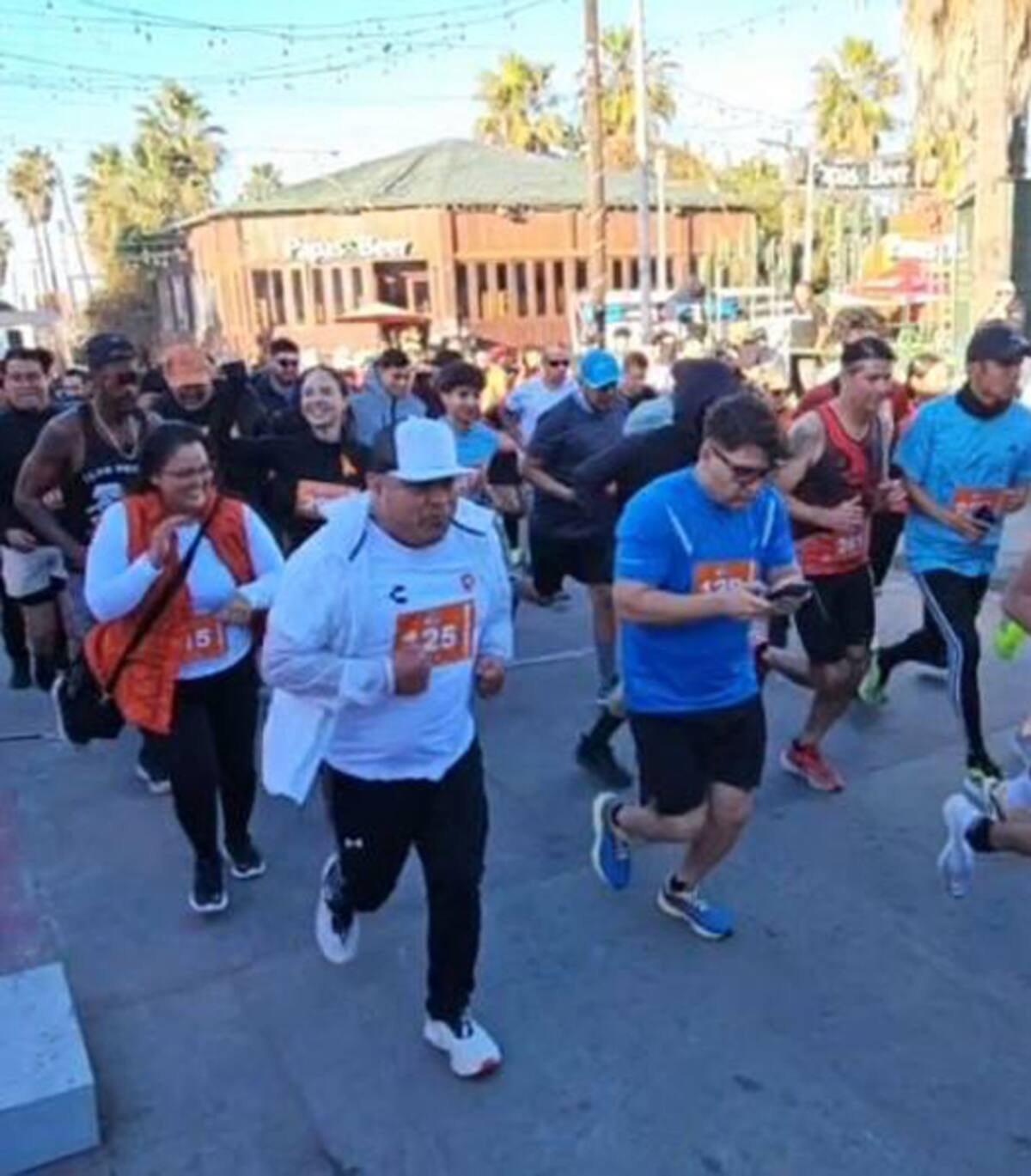 La carrera inició y culminó en la Zona Turística de Rosarito.