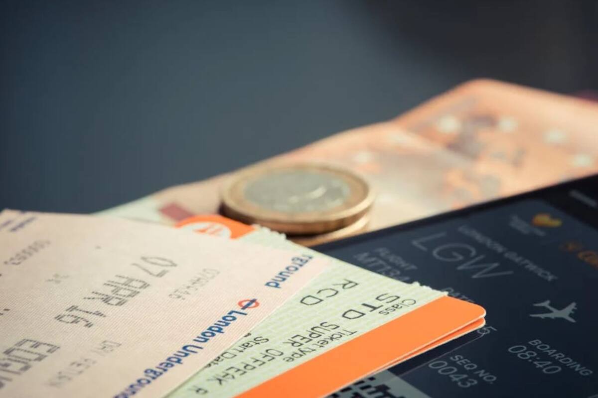 Cantidad de dinero en efectivo que puedes llevar en un avión