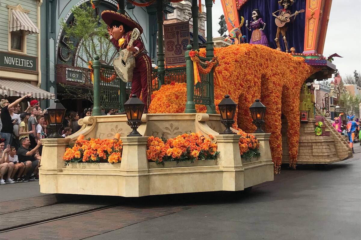 Estrena Disney "Magic Happens", su nuevo desfile