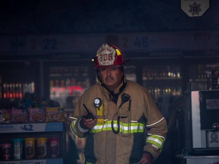 Incendio en farmacia de Los Arenales moviliza a bomberos y policía municipal