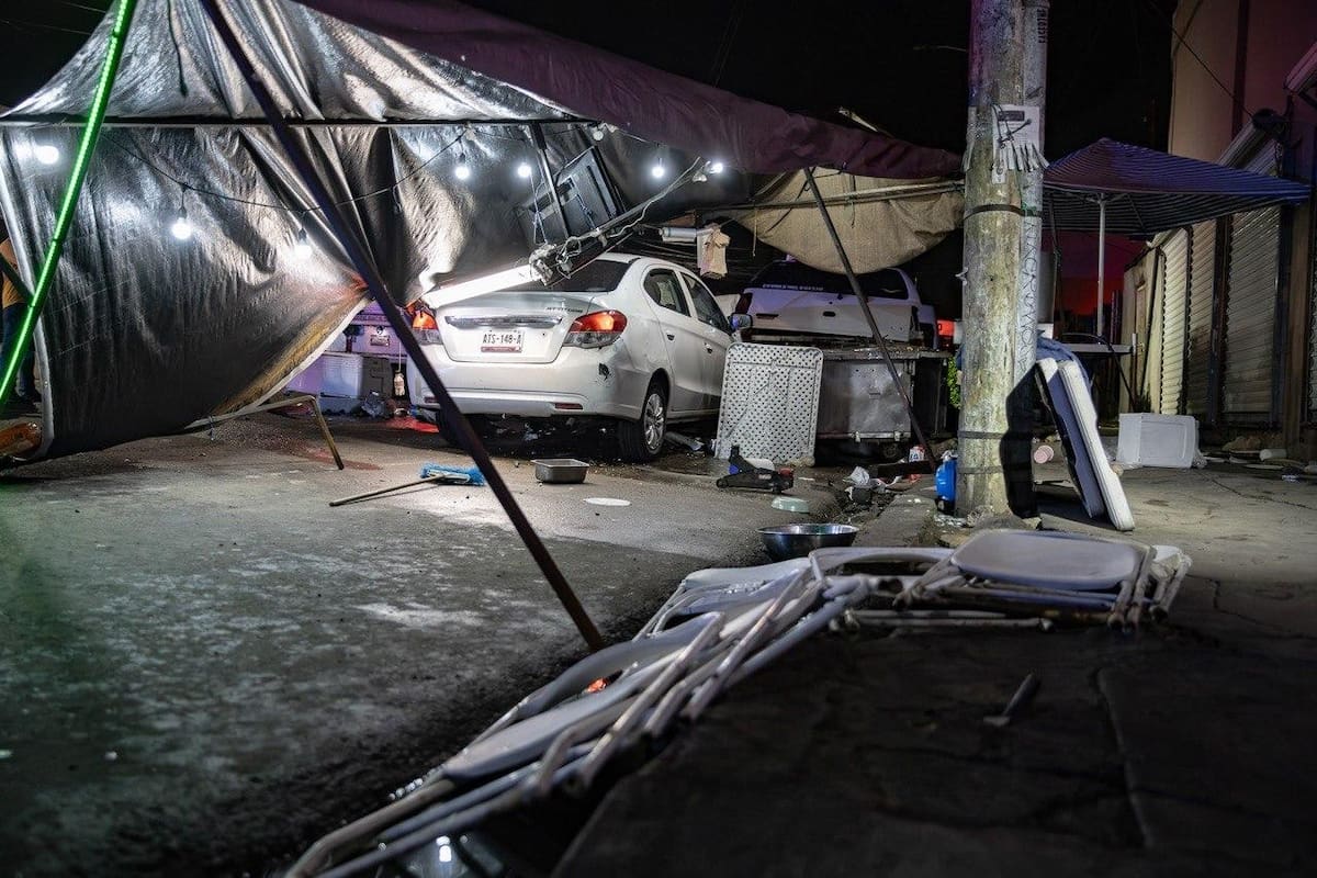 El choque ocurrió en la calle Quinta y avenida 5 de Mayo, en la Zona Centro de Tijuana. Foto: Border Zoom