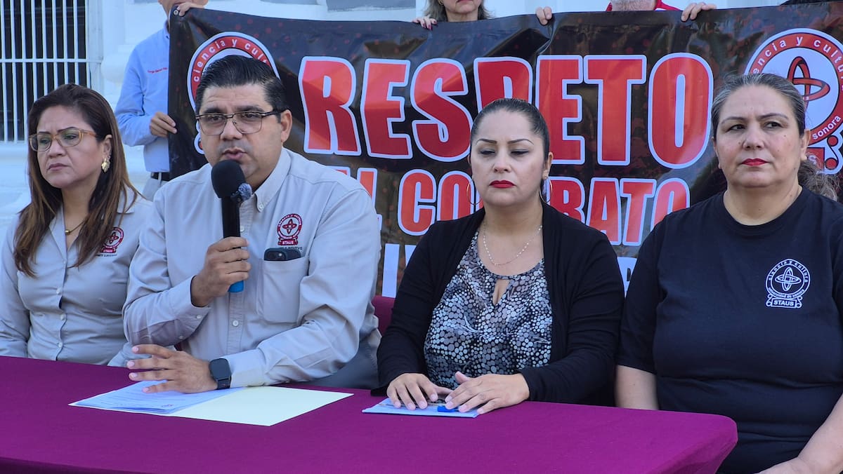 Trabajadores del Staus se manifestaron frente a Palacio de Gobierno por incumplimientos laborales.