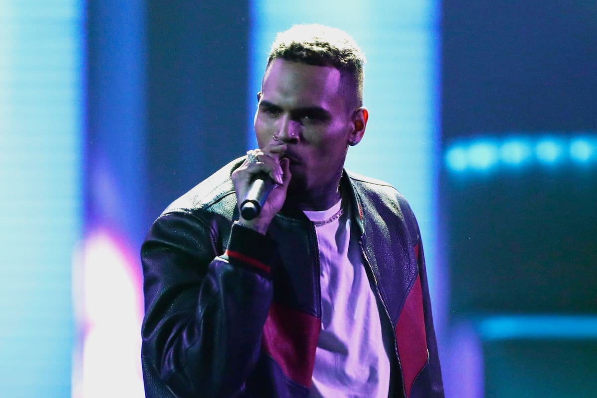 Chris Brown se declara no culpable por presunta agresión en un club de Londres