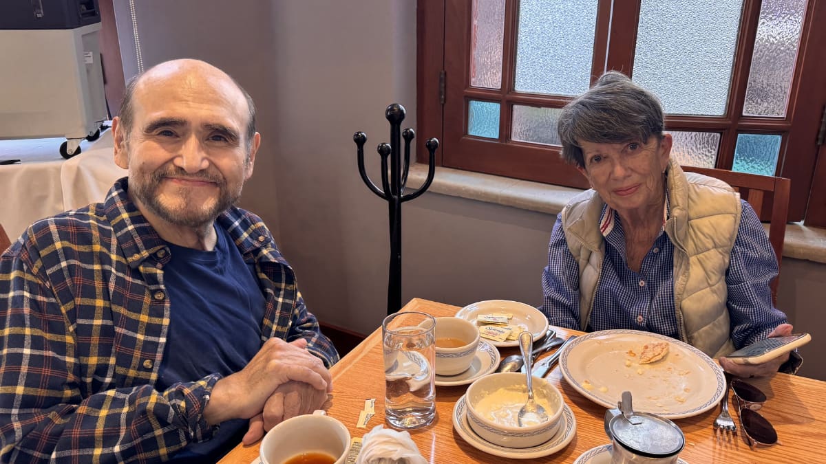 Édgar Vivar se despide de Carmen Ochoa, productora de El Chavo del 8, El Chapulín Colorado y Chespirito: “Este fue nuestro último desayuno”