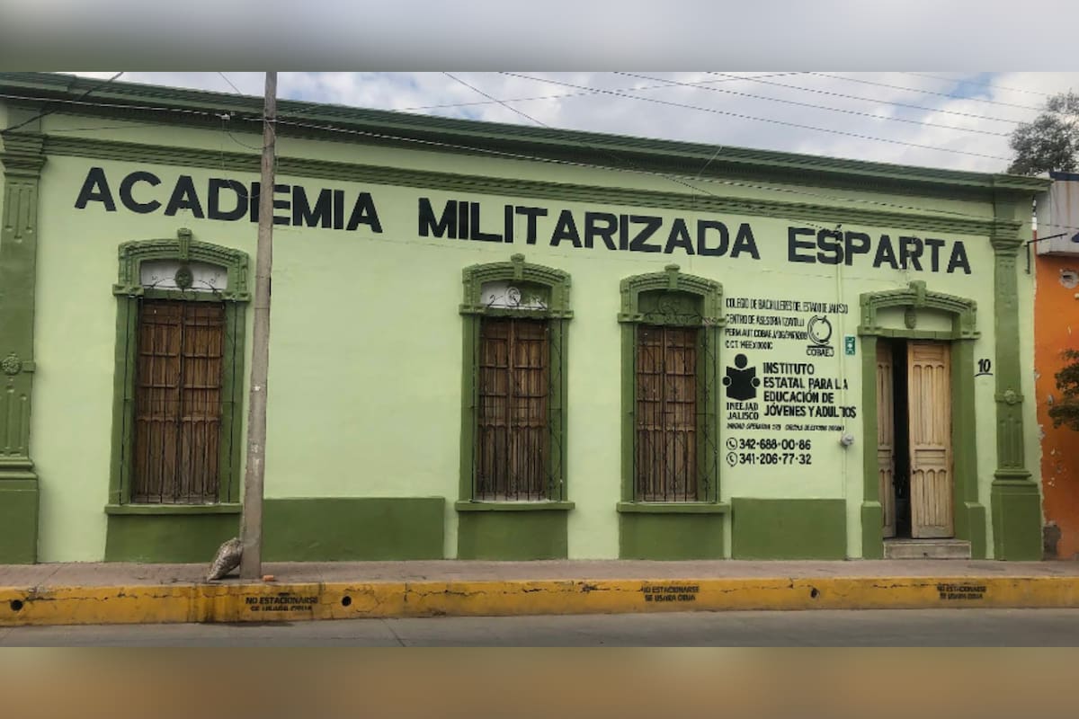 Catean academia militarizada en Sayula por presunto maltrato infantil contra dos menores