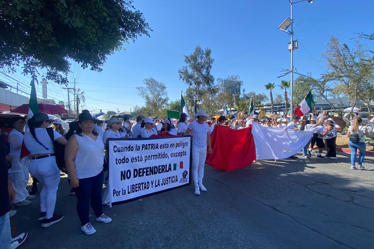 Se manifiestan trabajadores del PJ en la Sentri de Otay