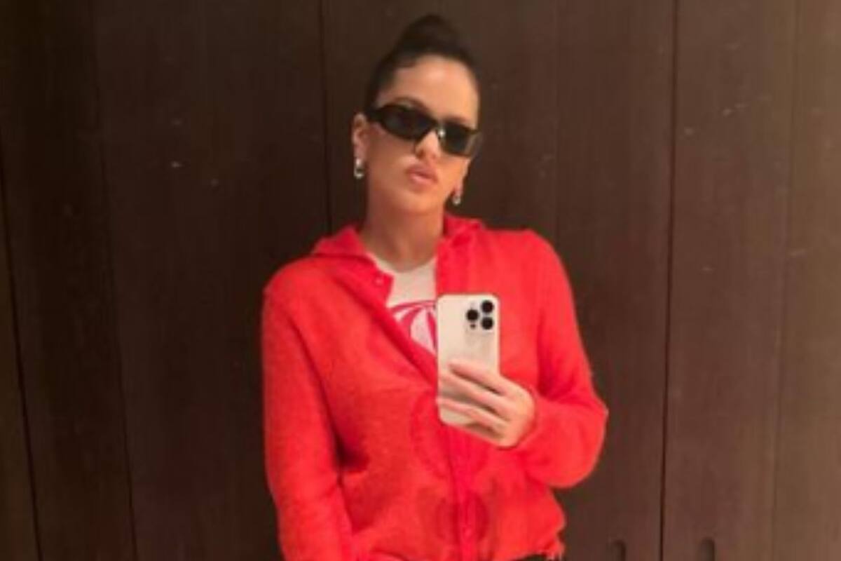 ¿Rosalía con novia? Captan a la cantante de la mano con modelo francesa en París (IMÁGENES)
