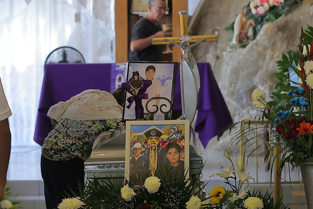 Despedida con tradición Yaqui: así honraron la vida del fariseo adolescente Ángel Tadeo