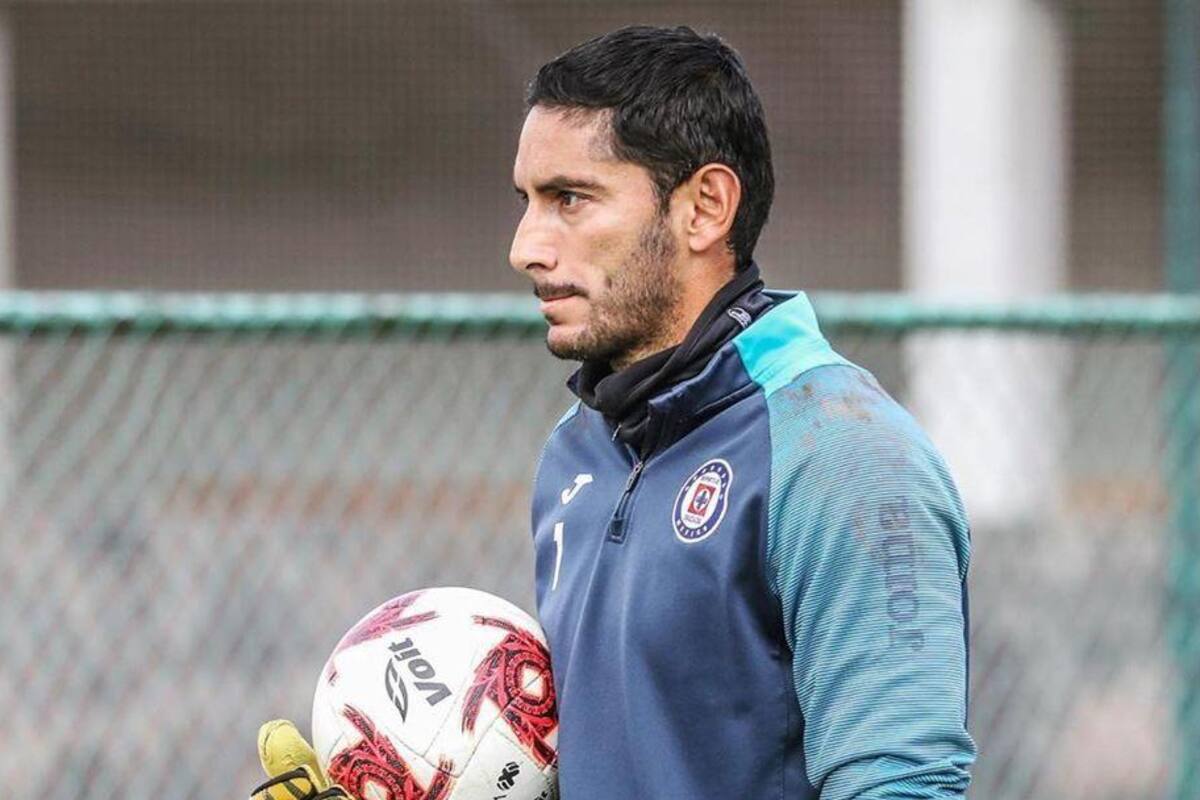 ¡Cruz Azul se queda sin "Chuy"! Corona queda fuera de Concachampions por Covid-19