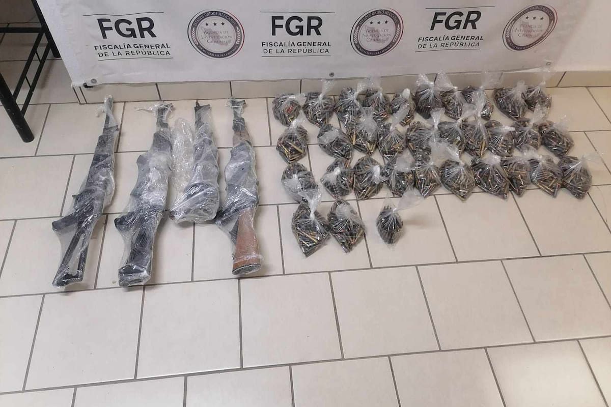 Incautan armamento militar, narcóticos y vehículos robados en Cananea