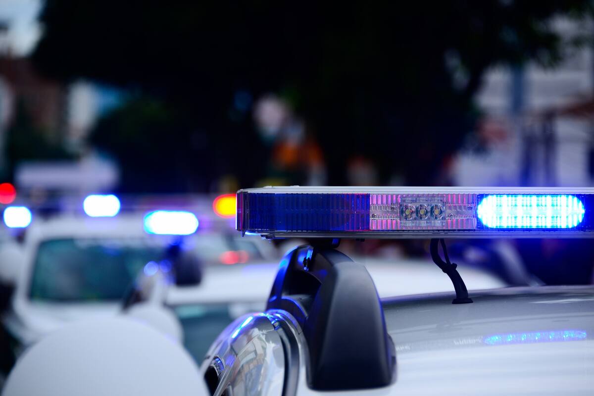 Rescatan a menor durante operativo en motel de Cancún