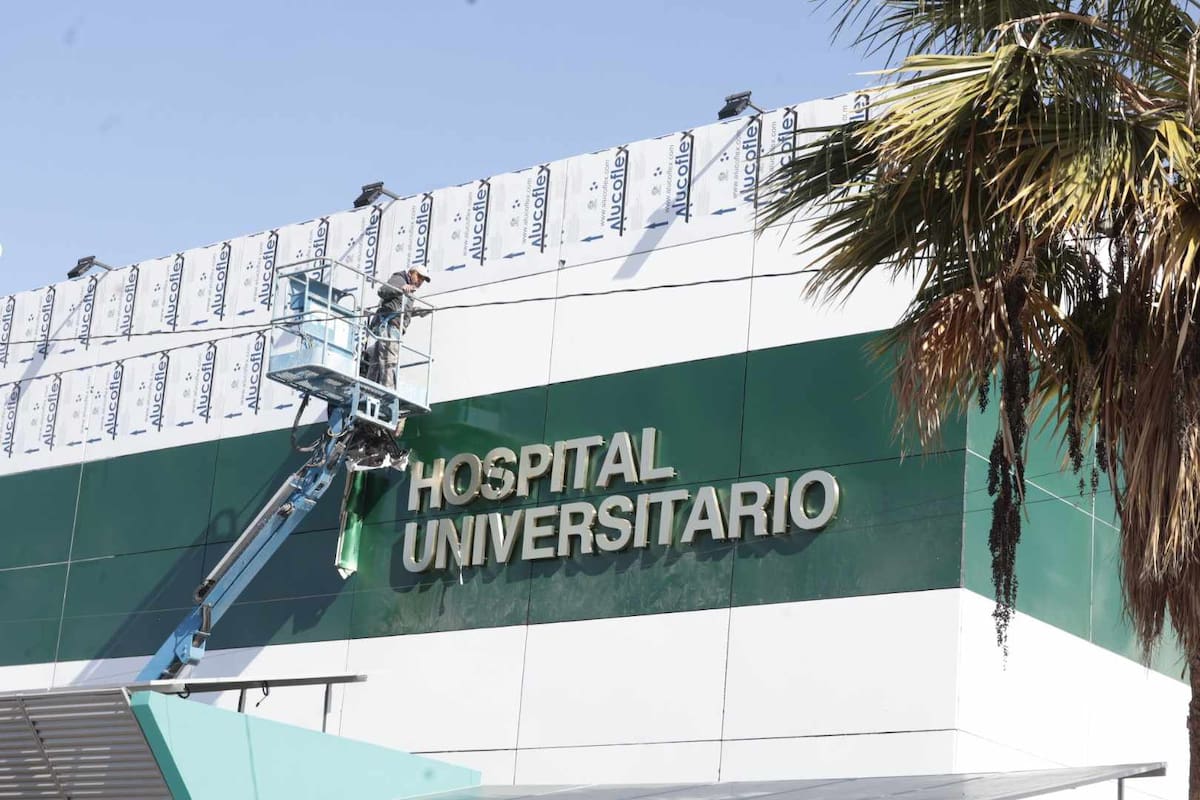 Colocan las siglas en lo que será el nuevo Hospital Universitario y Hospital General de Zona 15 Dr. Ernesto Ramos Bours