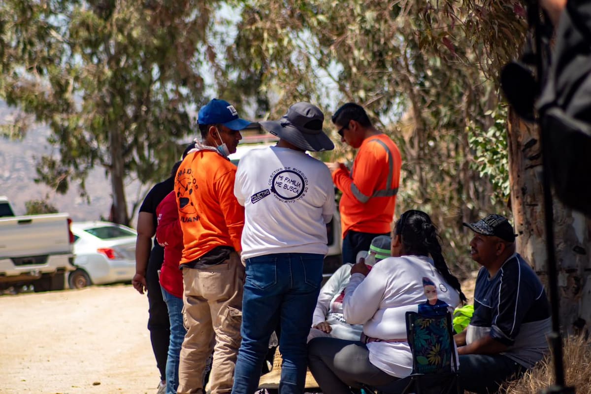 Colectivos localizan fosa con restos de tres adolescentes desaparecidos en Tecate
