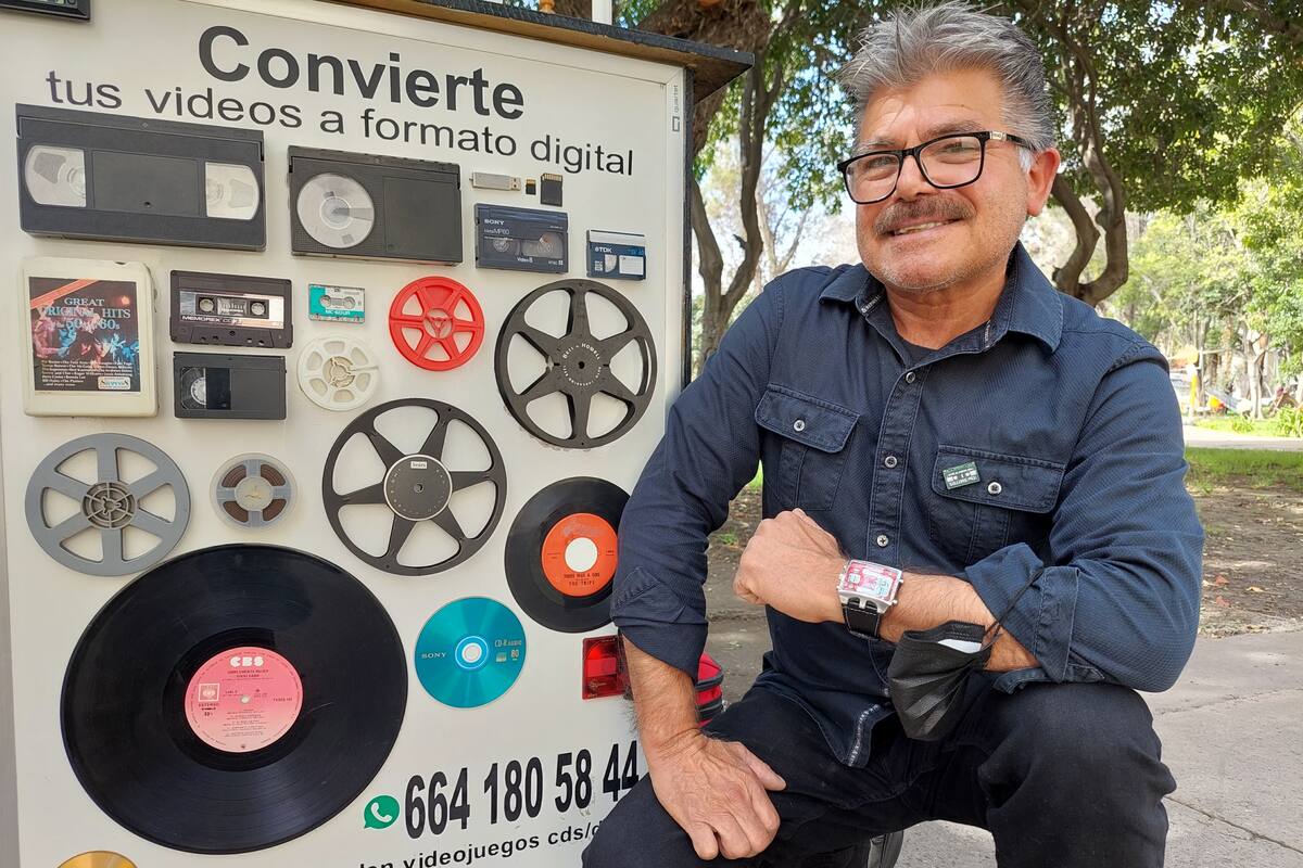 En TJ hay un museo ambulante que recupera recuerdos de películas viejas y los pasa a USB