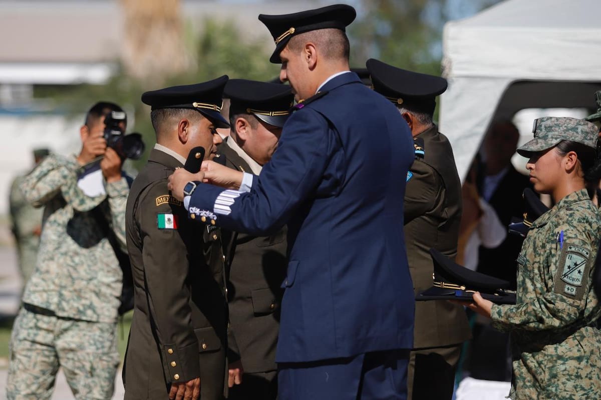 Realizan ceremonia de ascenso a 10 militares en Cuartel Militar