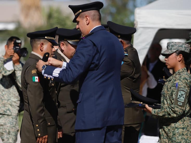 Realizan ceremonia de ascenso a 10 militares en Cuartel Militar