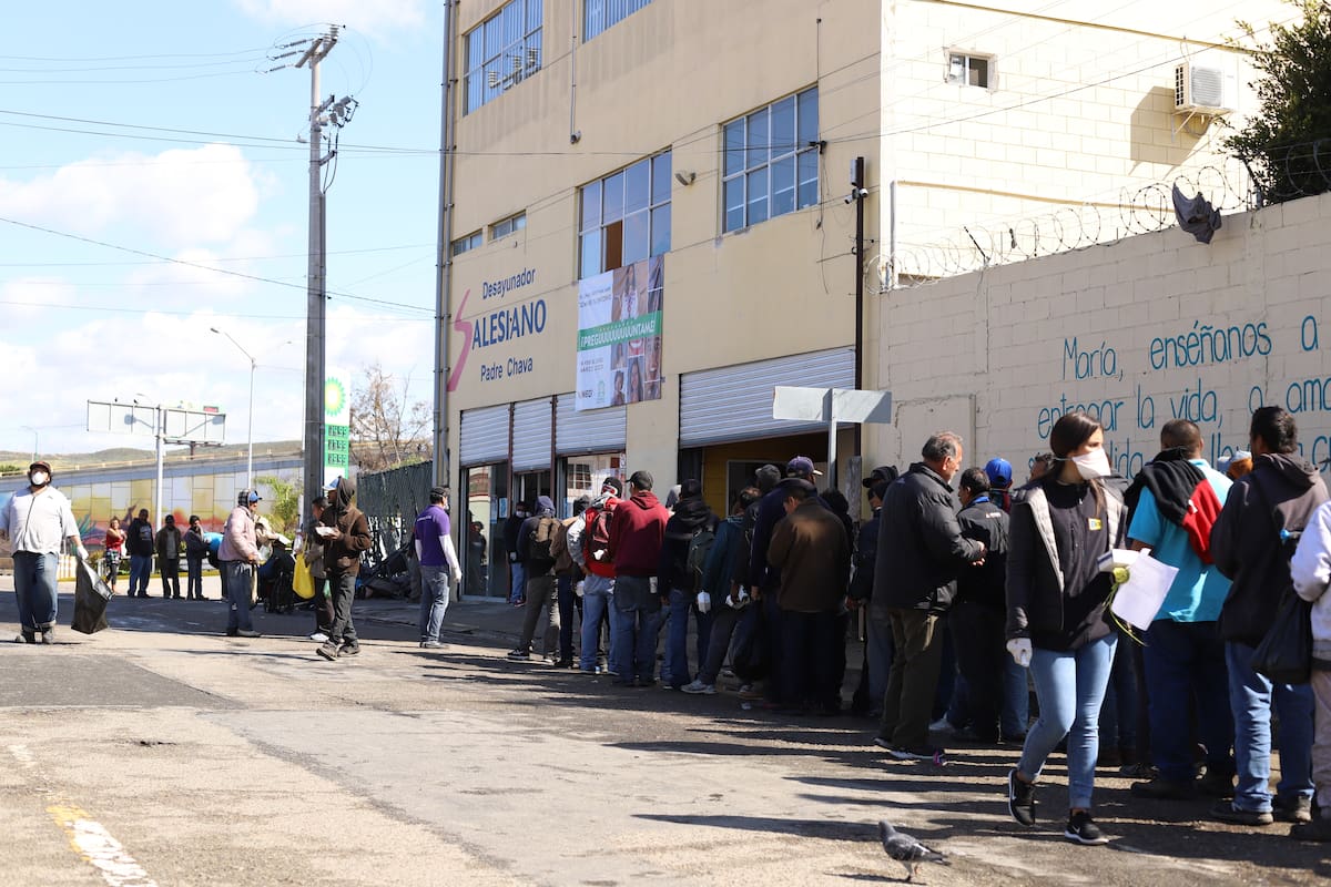 Capacitan a migrantes refugiados en Tijuana
