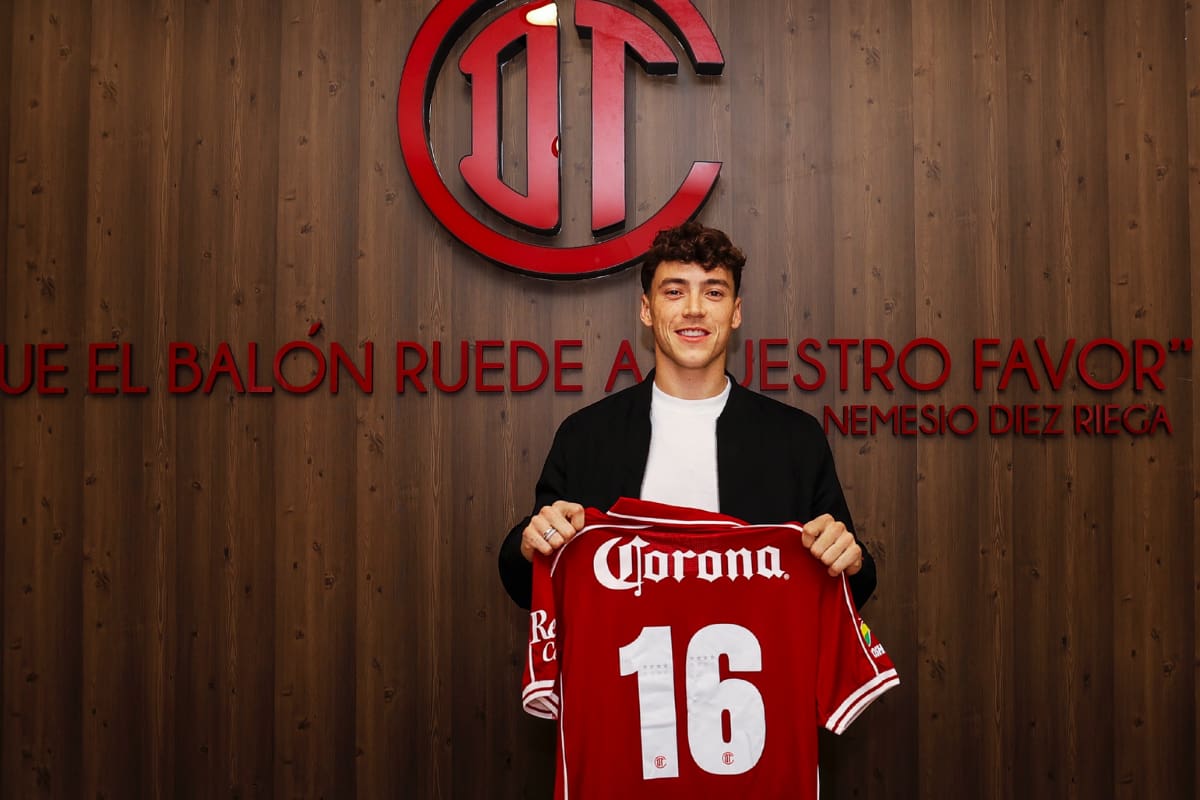 ¿Por cuántos años firmó Federico Viñas con los Diablos Rojos del Toluca?