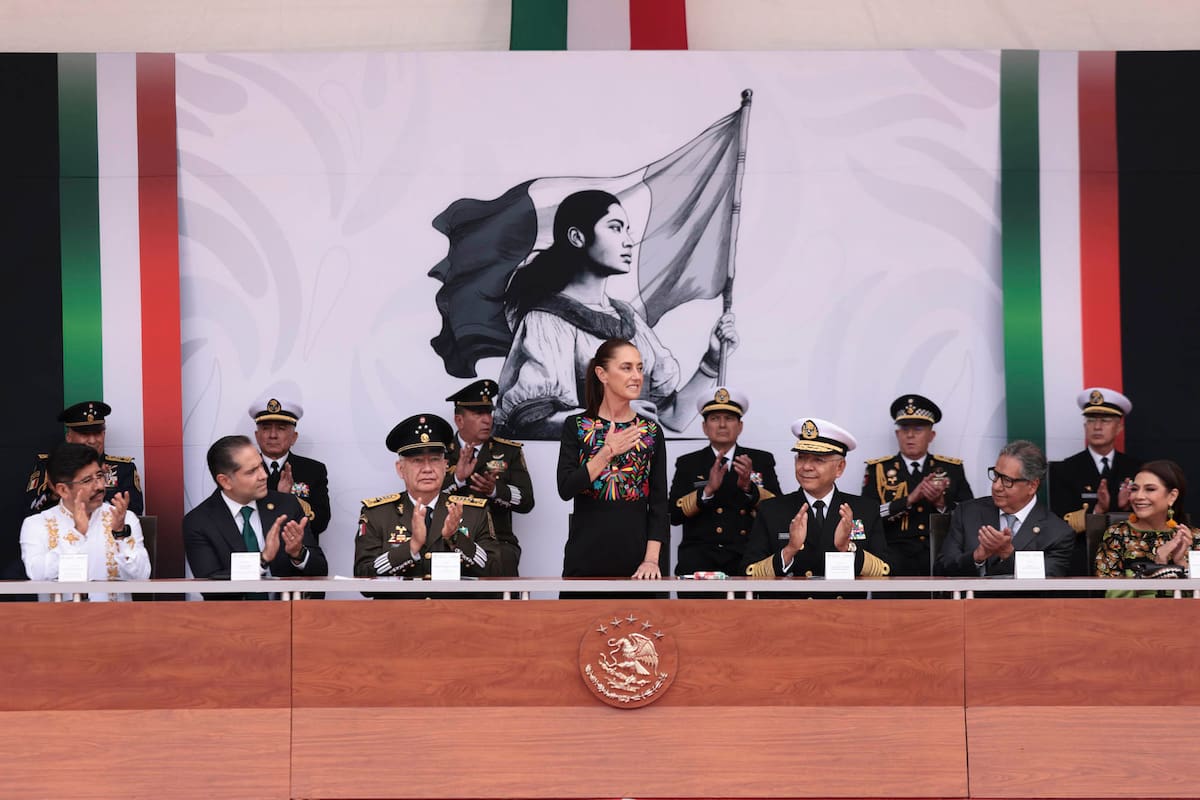 Claudia Sheinbaum conmemora los 179 años de la Gesta Heroica de los Niños Héroes en Chapultepec con pase de lista, entrega de espadines y Guardia de Honor en memoria de los cadetes de 1847