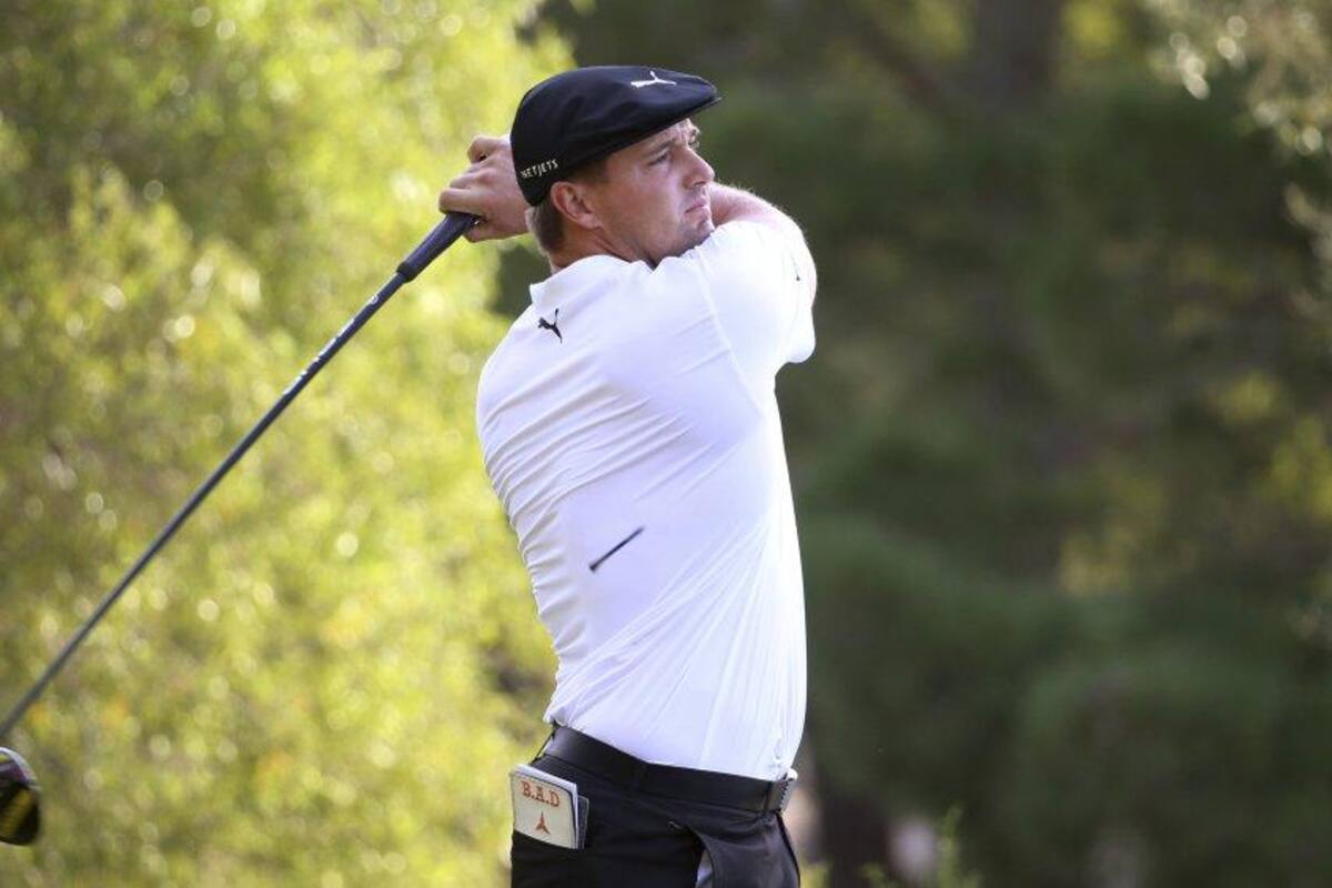 DeChambeau luce y lidera en su primera jornada en el Abierto de Las Vegas