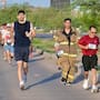 La “Carrera por los Bomberos 2026″ en Hermosillo reúne a 800 corredores y 40 elementos corren con traje por el 80 aniversario