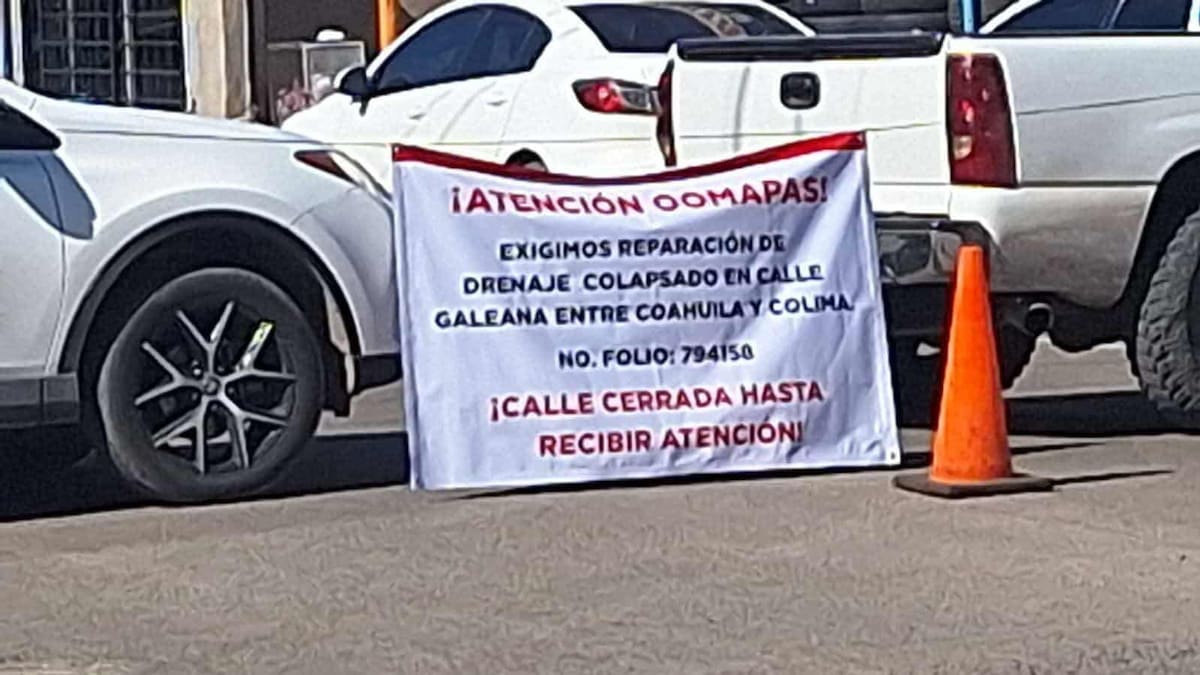 Vecinos bloquearon el flujo vehicular.