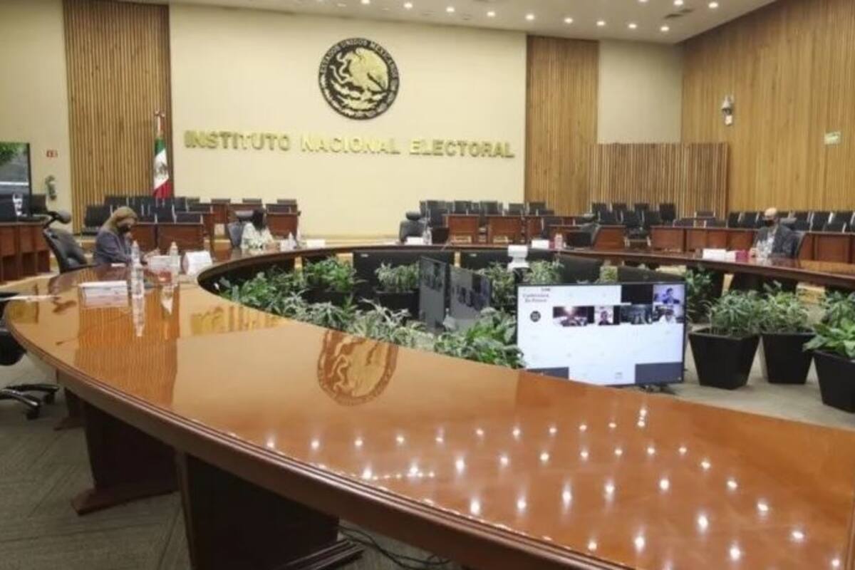 INE define a interventores para la liquidación de tres partidos