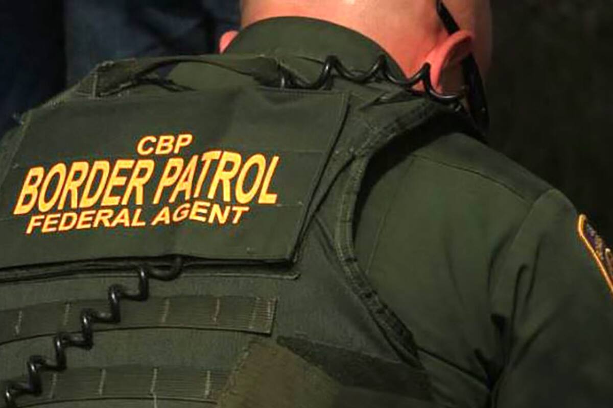 Abandonan a niño de 5 años en la frontera