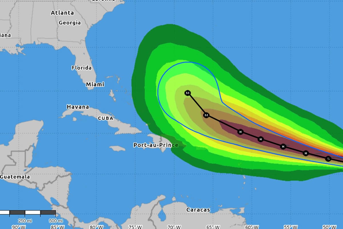 Tormenta tropical Erin amenaza con convertirse en huracán categoría 3