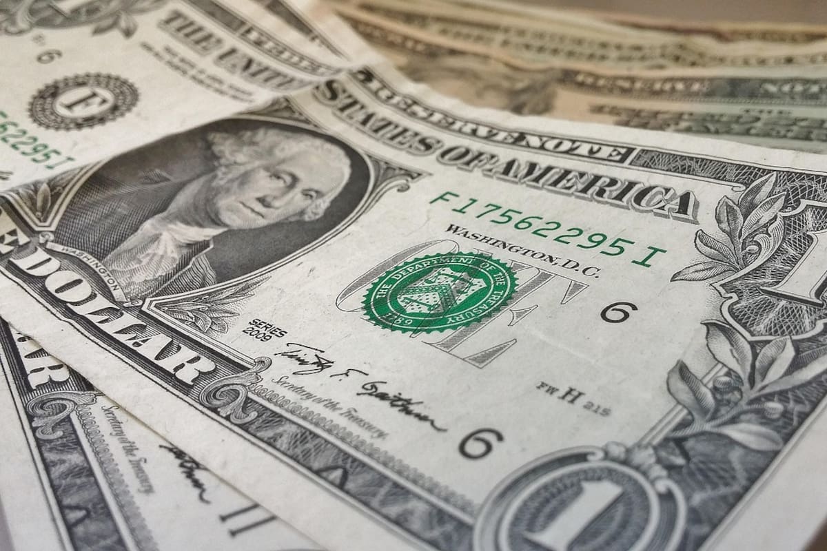 Se mantiene precio del dólar