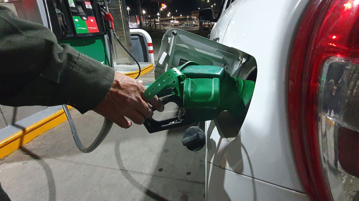 En Hermosillo, la gasolina Premium ronda los 29 pesos y el diésel los 28.78 pesos por litro. FOTO: BANCO DIGITAL