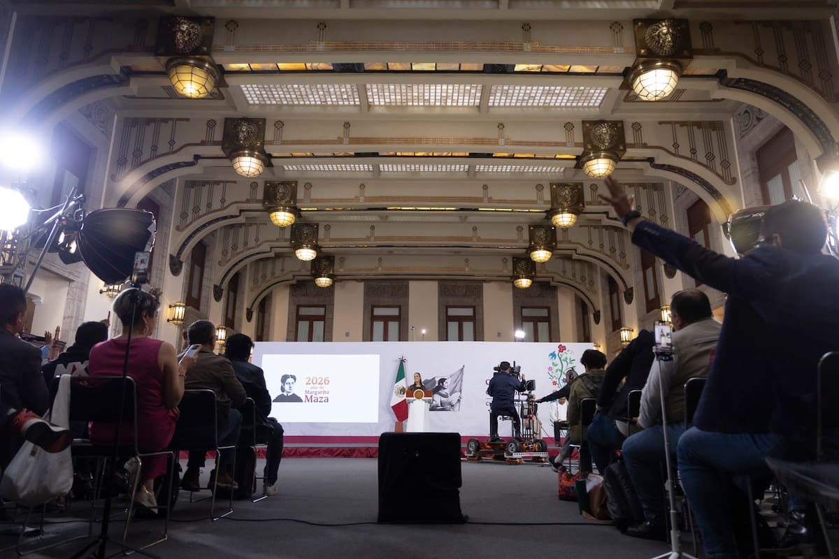 La doctora Claudia Sheinbaum Pardo, presidenta Constitucional de los Estados Unidos Mexicanos en conferencia de prensa matutina, “Conferencia del Pueblo” en el Salón Tesorería de Palacio Nacional. | Foto: Juan Carlos Buenrostro / Presidencia