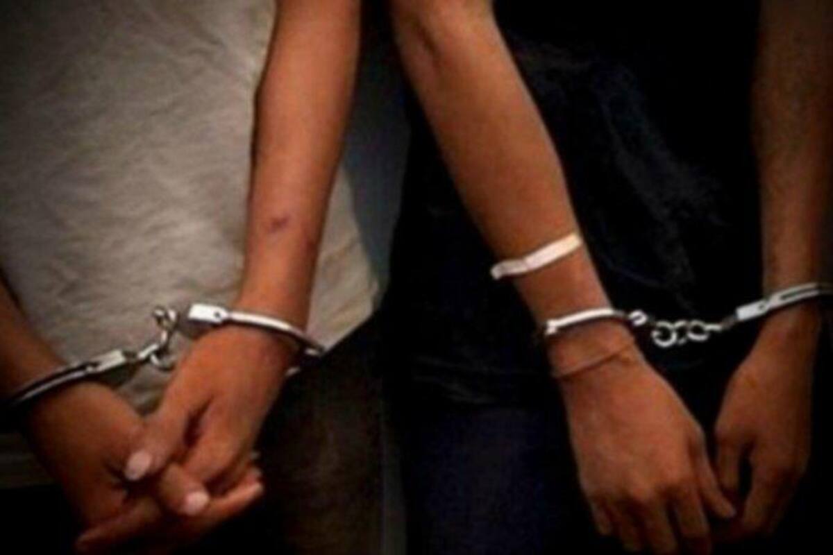 Agreden y lesionan a policías; los arrestan