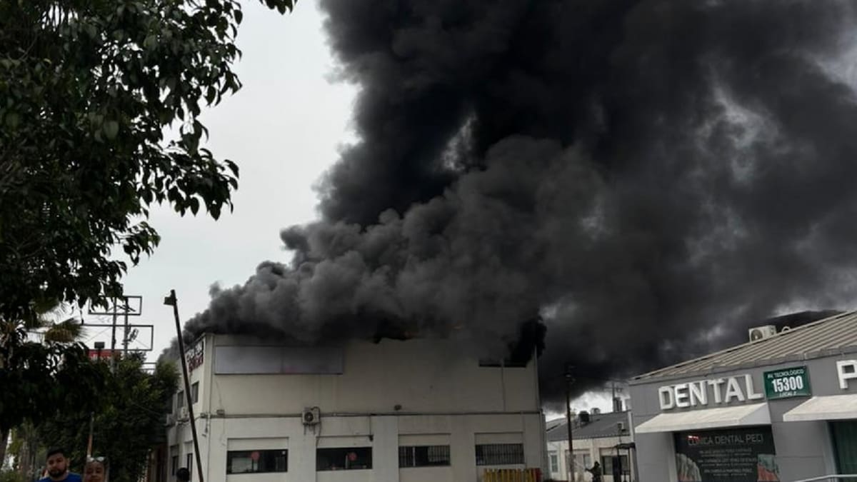 Incendio vuelve a afectar edificio del bar Nonis; es el segundo incidente en menos de 48 horas