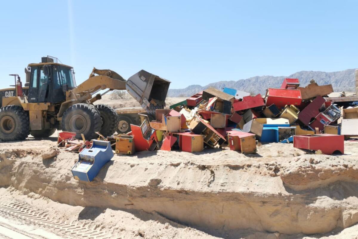 Destruyen 115 máquinas tragamonedas incautadas