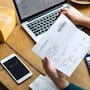 Qué es el saldo insoluto de un crédito, la forma de calcularlo paso a paso y la razón por la que este concepto financiero resulta clave para reducir el cobro de intereses mediante abonos directos al capital de tu deuda