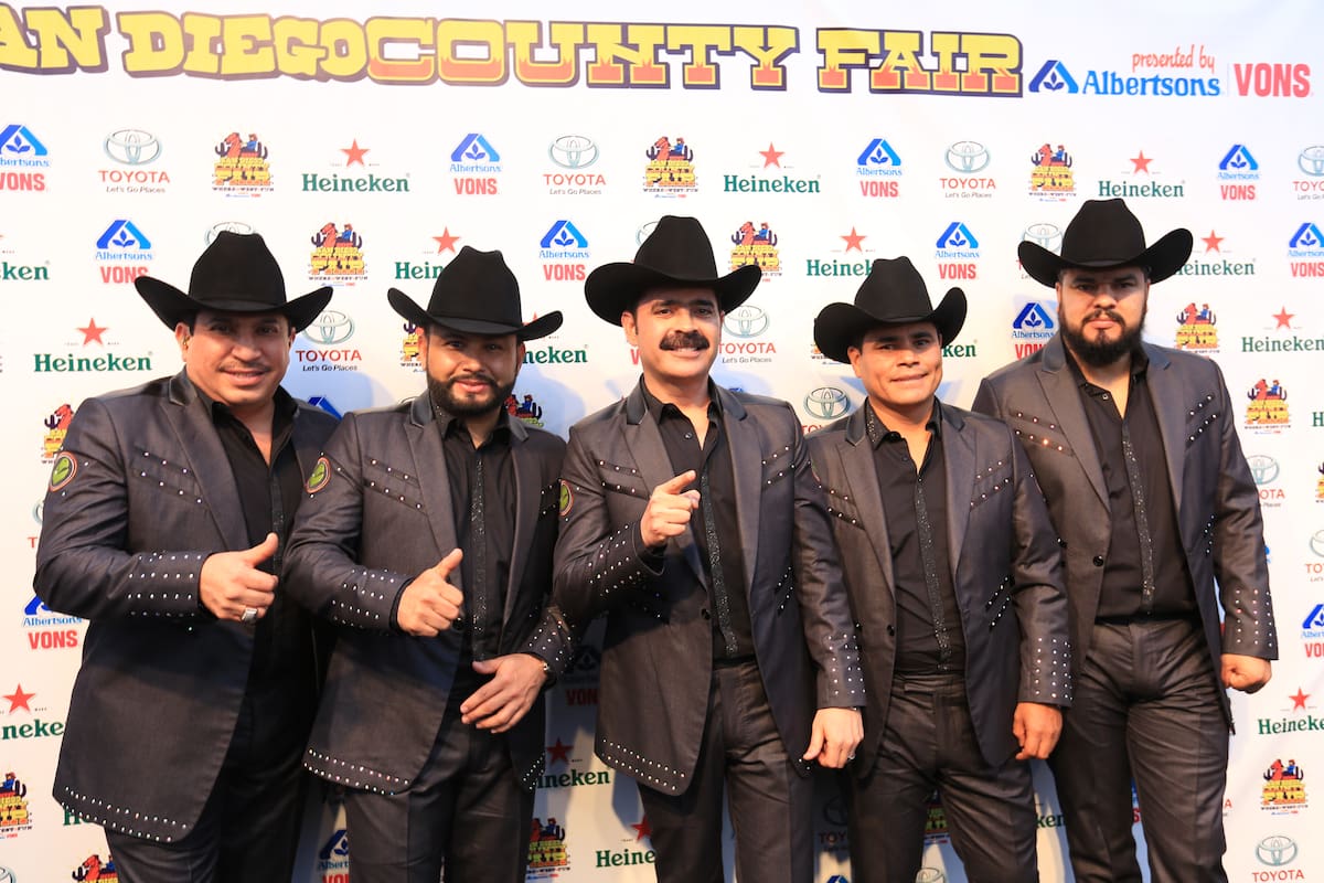 Con todo y la Chona, Los Tucanes de Tijuana se van de gira a Europa