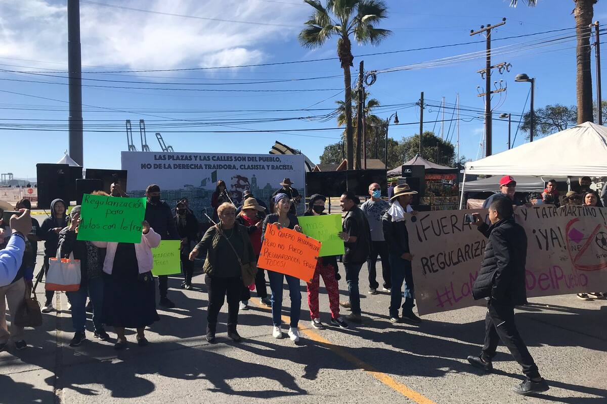 Marchan a favor de AMLO en Ensenada