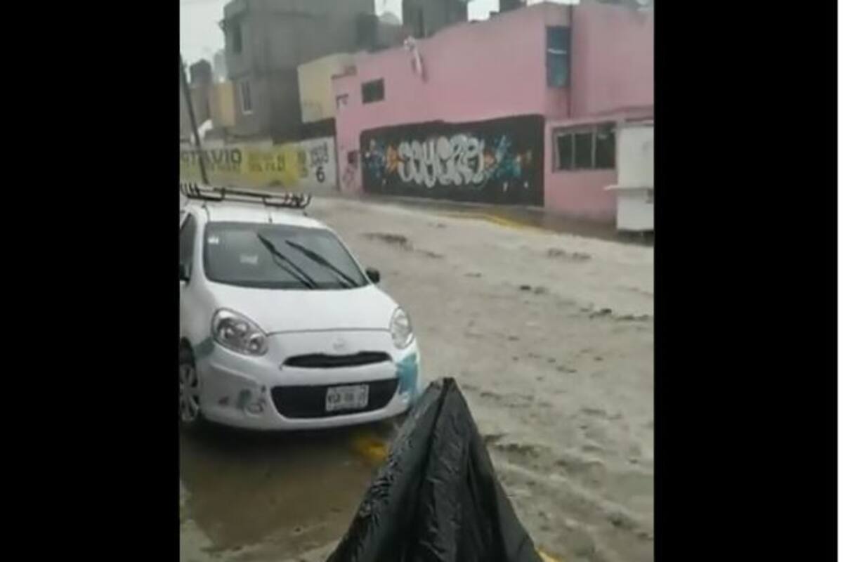 Ecatepec: Fuerte lluvia acompañada de granizo causa inundaciones