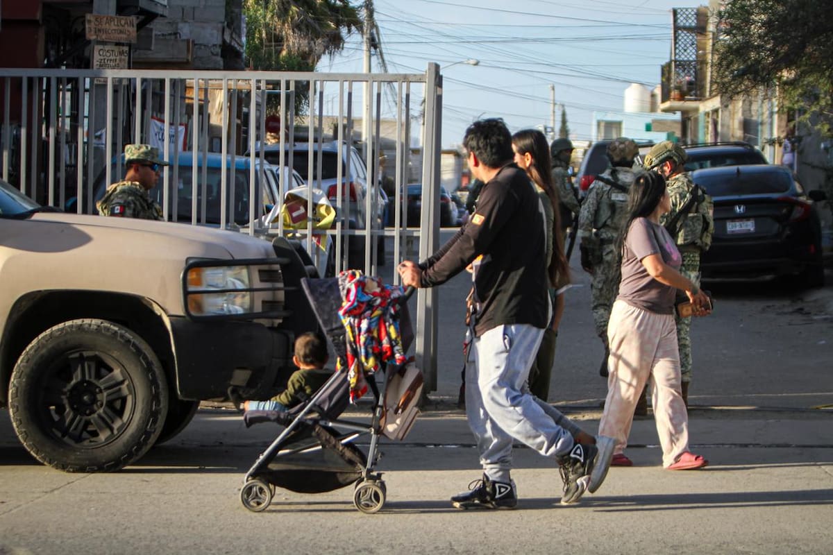 Los hechos se registraron este lunes en un domicilio ubicado entre la Privada Mora y la calle Del Valle, donde se reportaron varios estallidos. Foto: Border Zoom