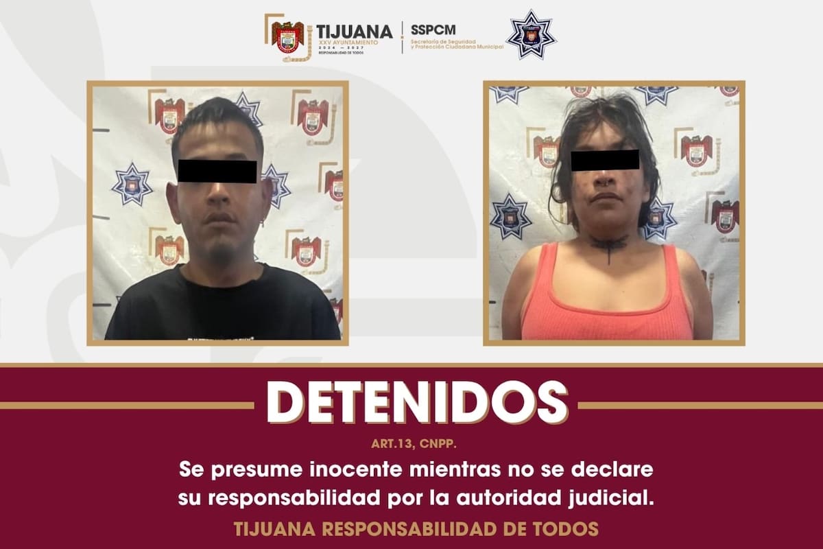 Detienen a dos personas tras hallazgo de arma y cristal en auto